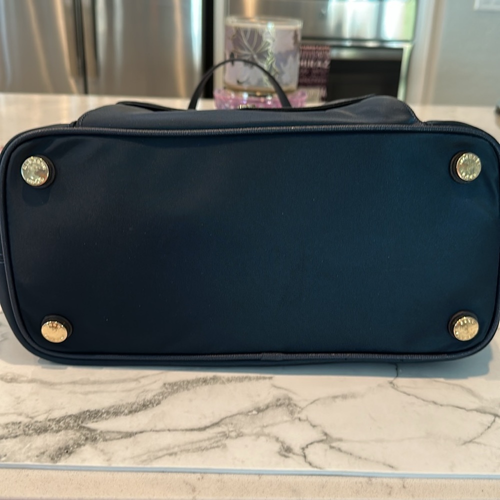 Elegant  Michael Kors Navy Blue Tote Bag with key chain EUC - Picture 6 of 8